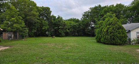 122 Oak Street Lancaster TX 75146