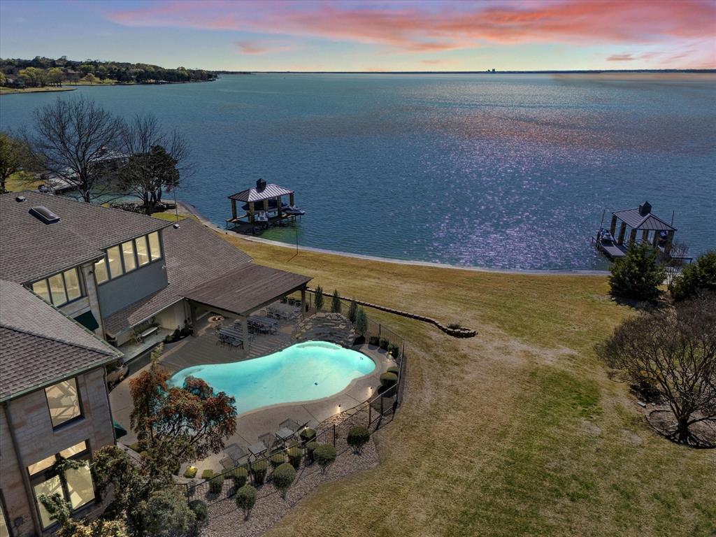 16 Lakeway Drive