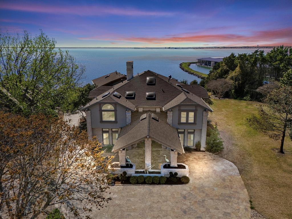 16 Lakeway Drive