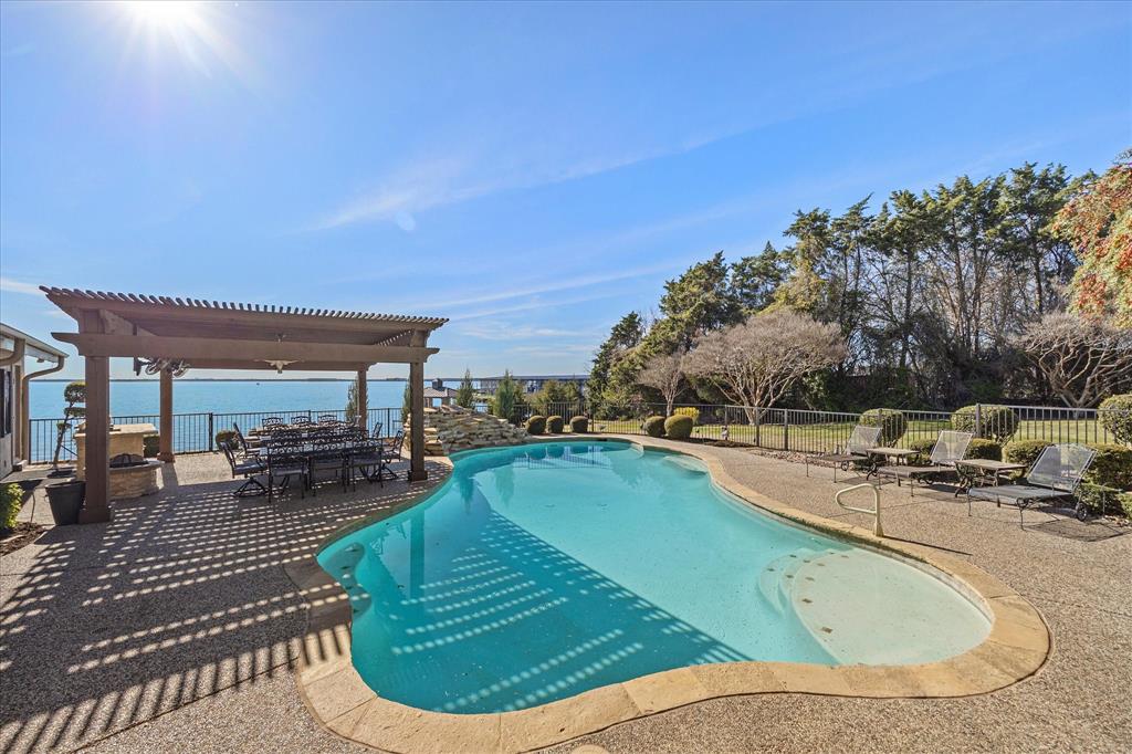 Windward Slope - Residential