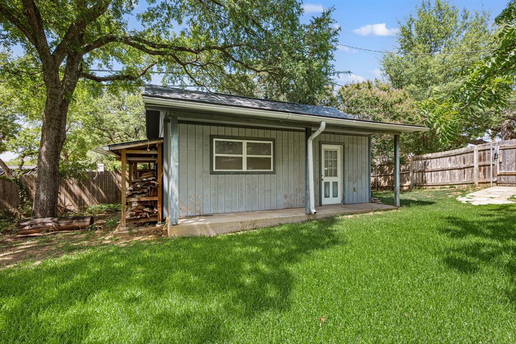 1221 Forest Ridge Drive