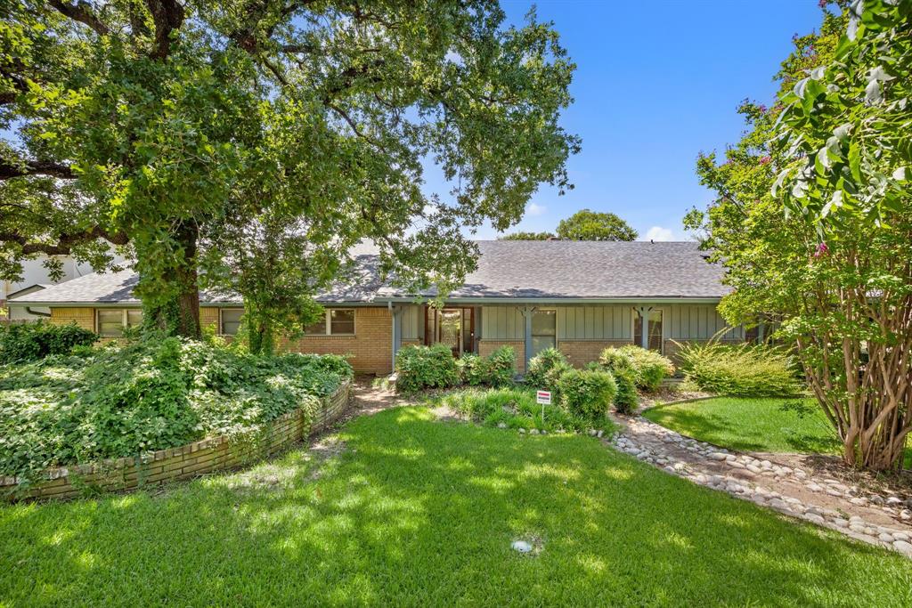 1221 Forest Ridge Drive
