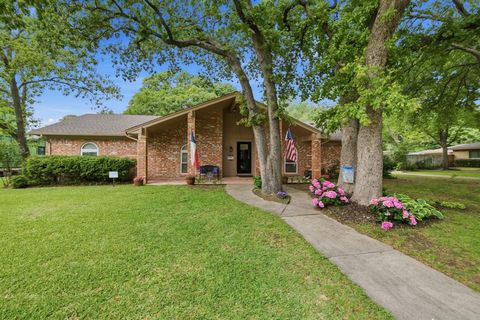 Photo of 629 Cimarron Trail, Southlake, TX 76092 (MLS # 21239045)