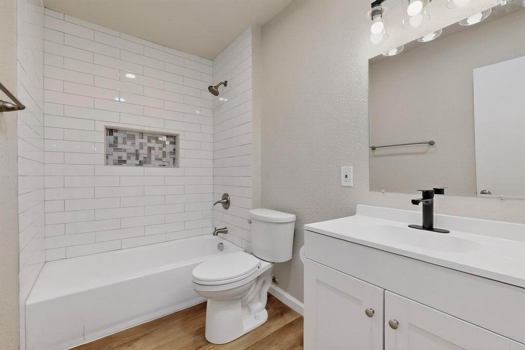 Country Place Twnhs 03 - Residential