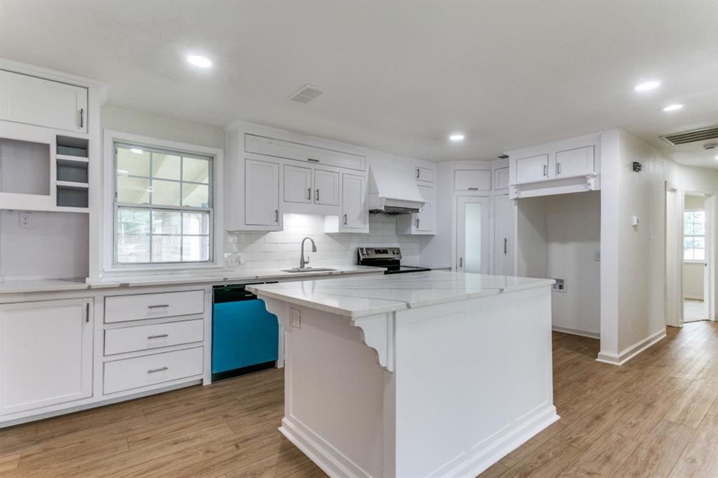 302 Lee Drive
