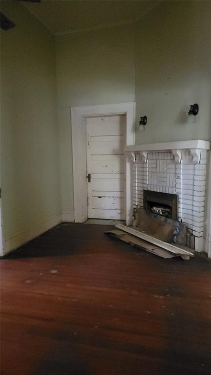 909 W Broadway
