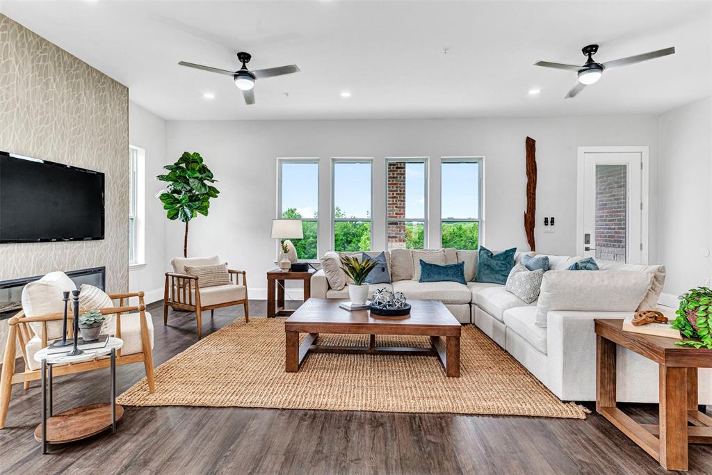 Lakeview Downs - Residential Lease