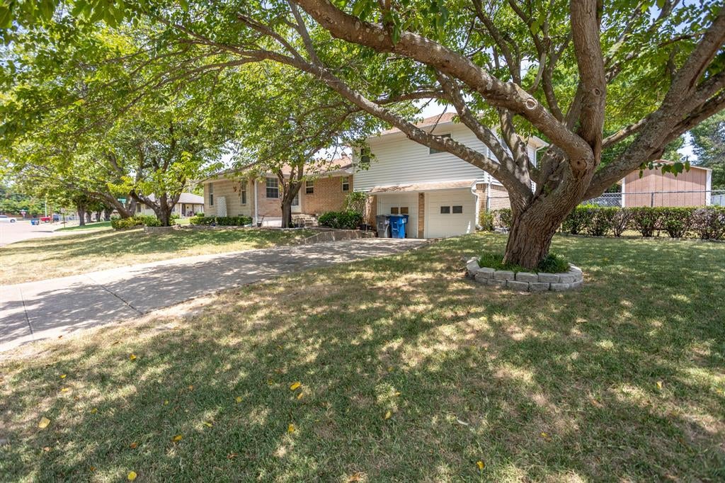 950 SYCAMORE Lane
