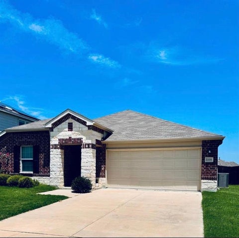Photo of 1709 Trace Drive, Aubrey, TX 76227 (MLS # 21391273)