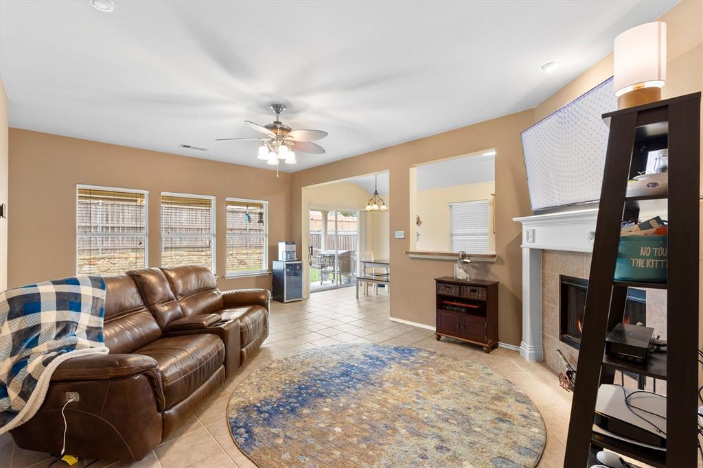 2000 Meadow View Drive