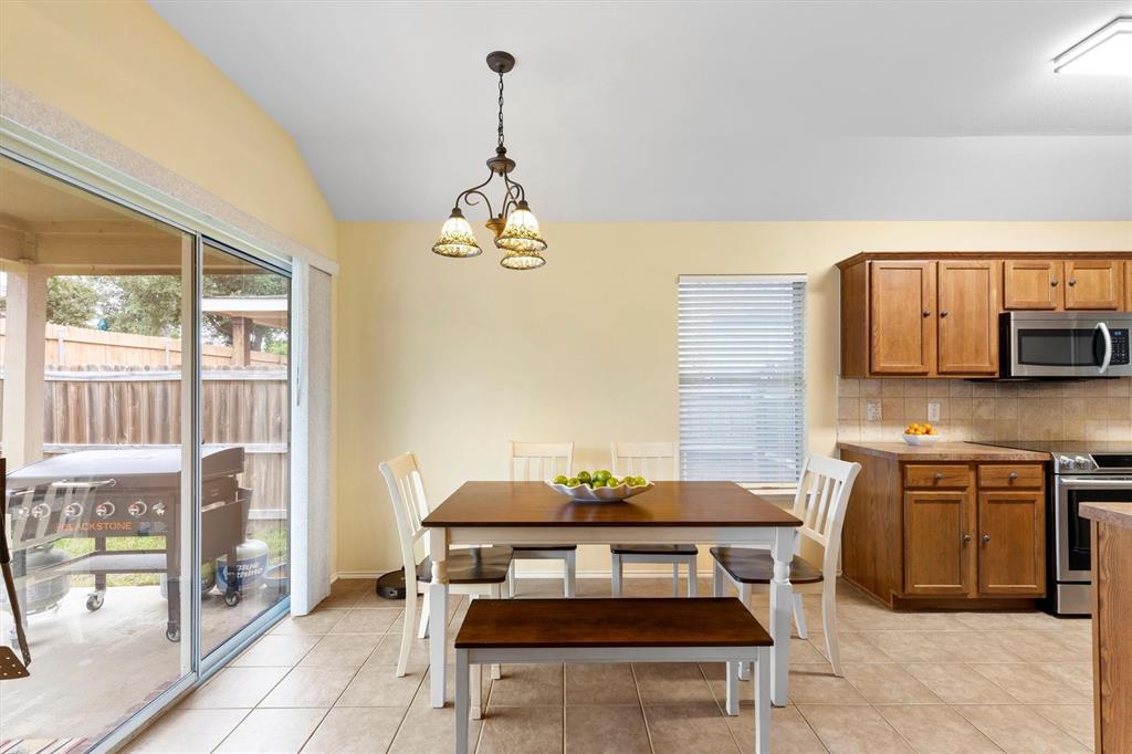 2000 Meadow View Drive