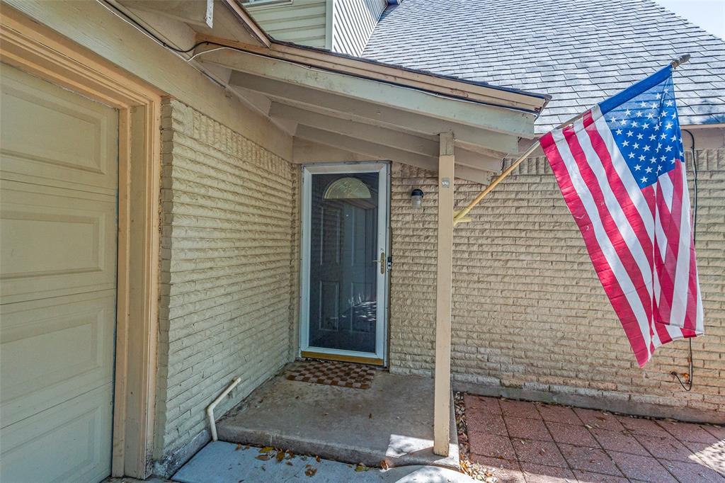 1223 E Windsor Drive