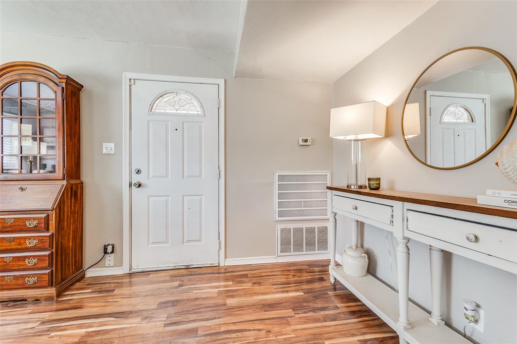 1223 E Windsor Drive