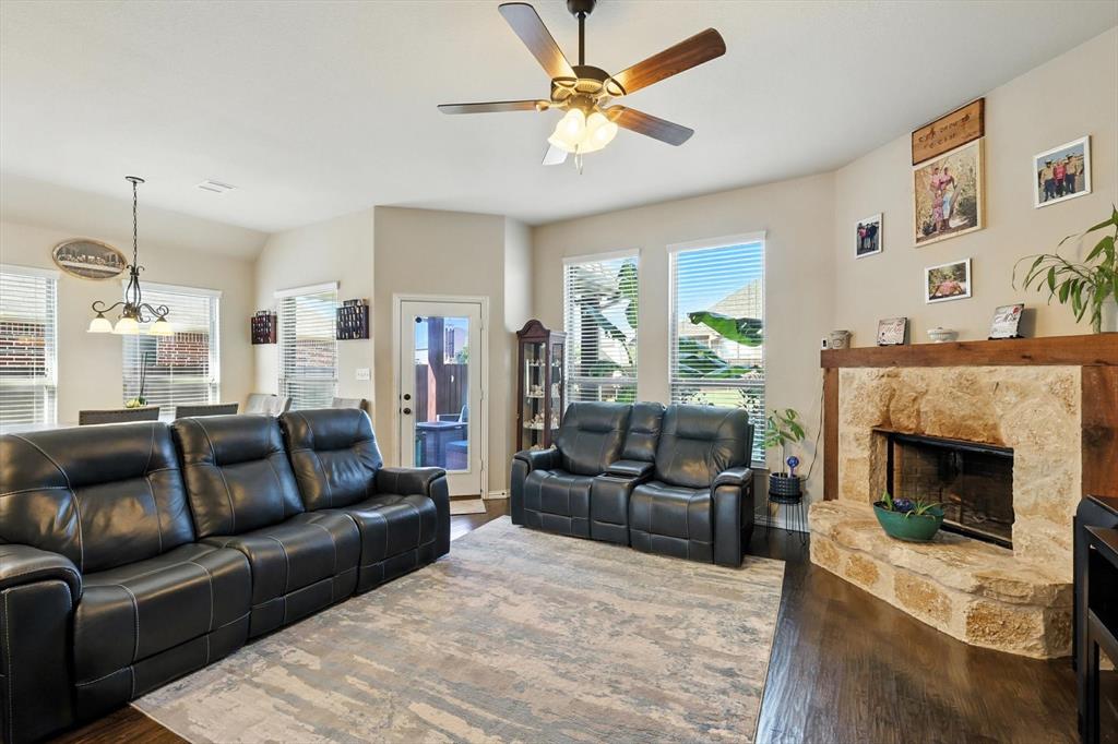 SAGINAW SPRINGS - Residential