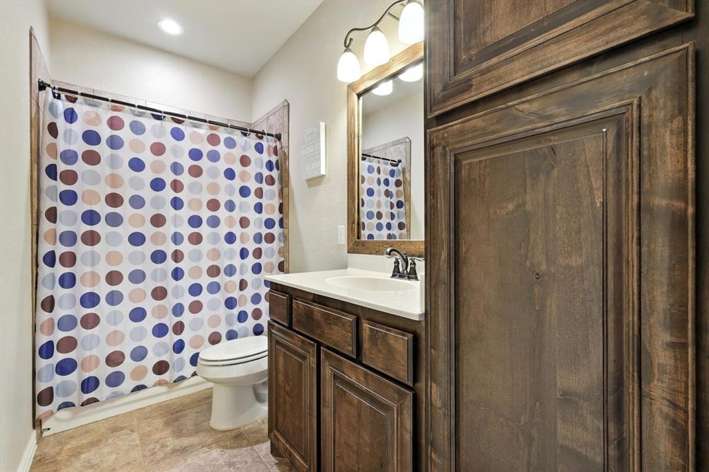 SAGINAW SPRINGS - Residential