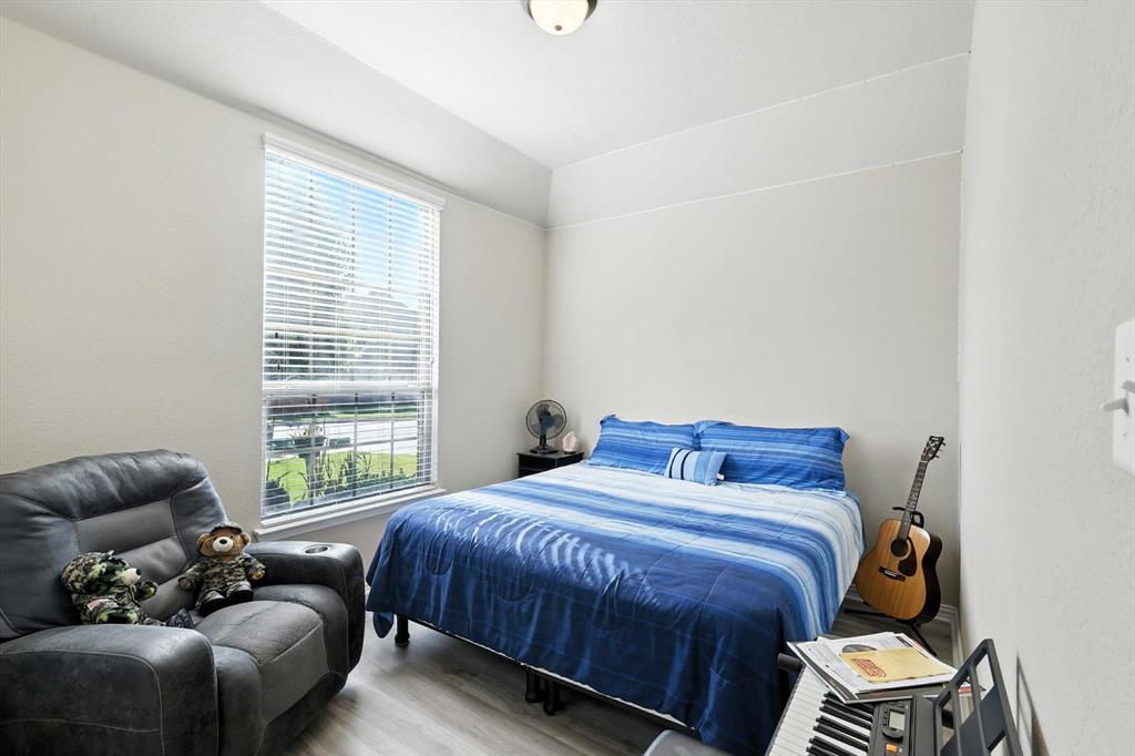 SAGINAW SPRINGS - Residential