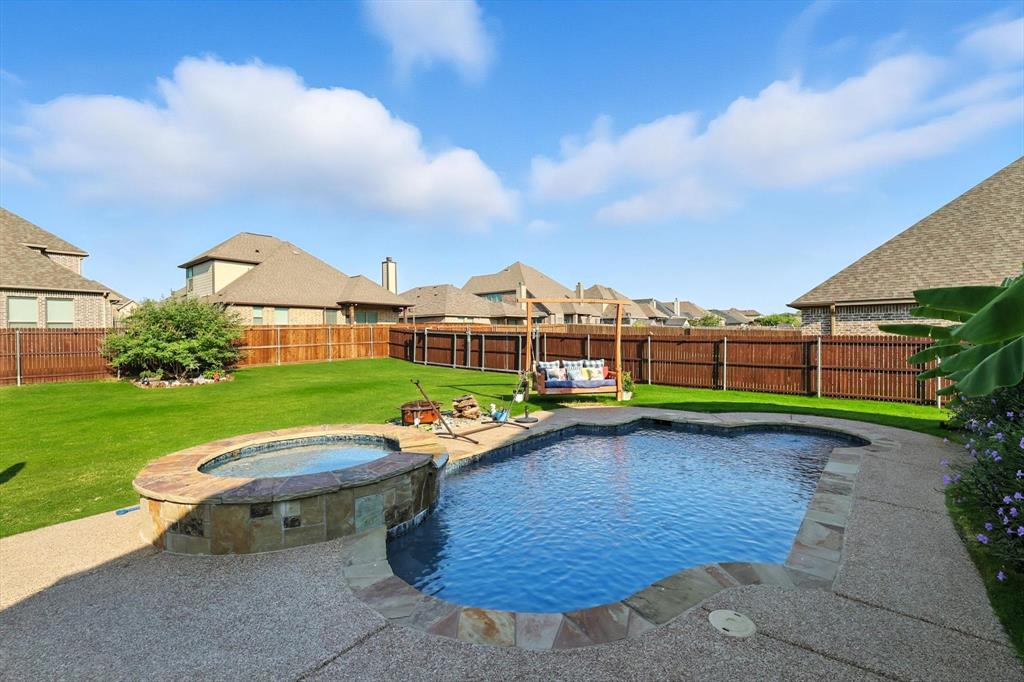 SAGINAW SPRINGS - Residential