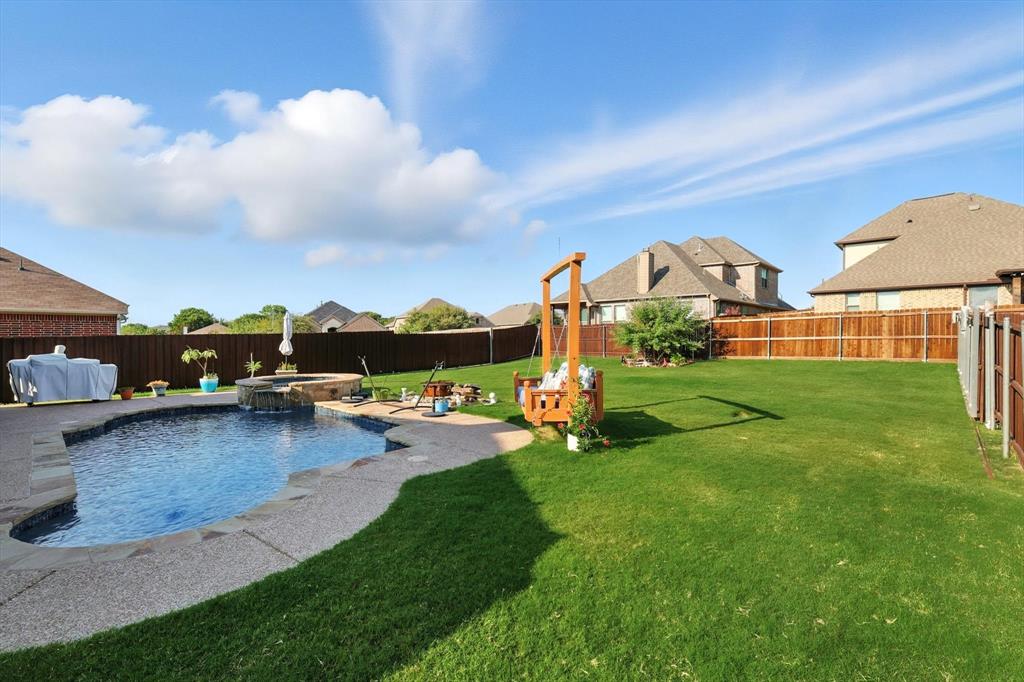 SAGINAW SPRINGS - Residential