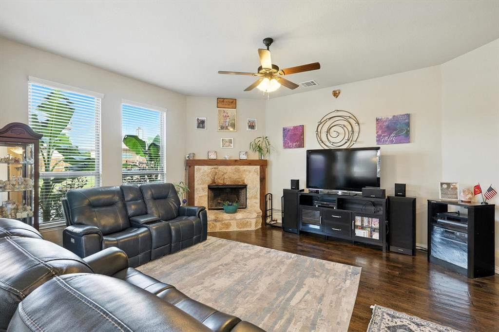 SAGINAW SPRINGS - Residential