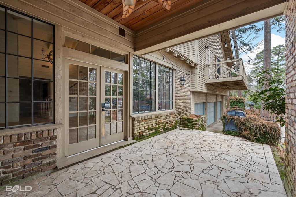 Shreveport, Louisiana 71106, United States, 5 Bedrooms Bedrooms, ,5 BathroomsBathrooms,Residential,Active,82729