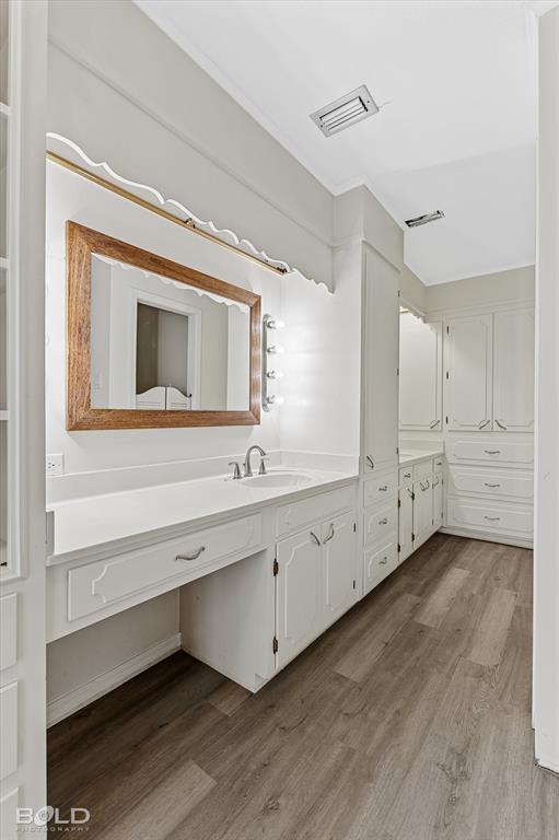 Shreveport, Louisiana 71106, United States, 5 Bedrooms Bedrooms, ,5 BathroomsBathrooms,Residential,Active,82729