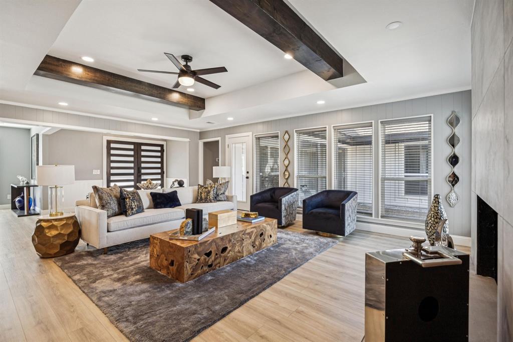 2833 Meadowbrook Drive