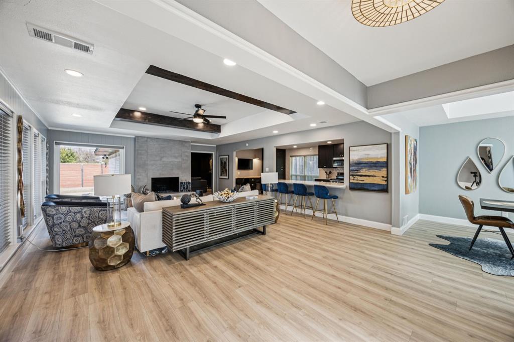 2833 Meadowbrook Drive