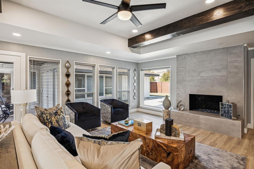 2833 Meadowbrook Drive