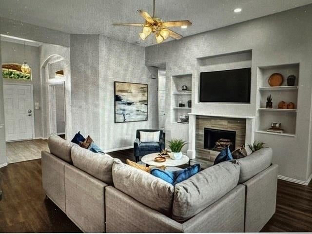 1601 Long Prairie Court