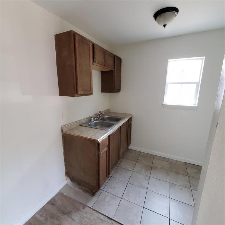4205 Metropolitan Avenue