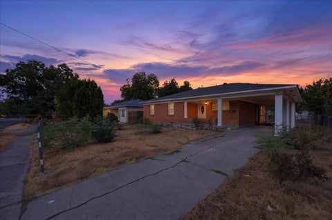 Photo of 1919 Yucca Drive, Dallas, TX 75217 (MLS # 21402792)