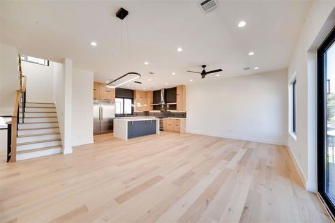 Tiny photo for 1905 Caddo Street, Dallas, TX 75206 (MLS # 20967326)