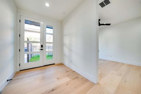 Tiny photo for 1905 Caddo Street, Dallas, TX 75206 (MLS # 20967326)
