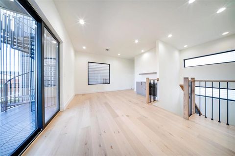 Tiny photo for 1905 Caddo Street, Dallas, TX 75206 (MLS # 20967326)