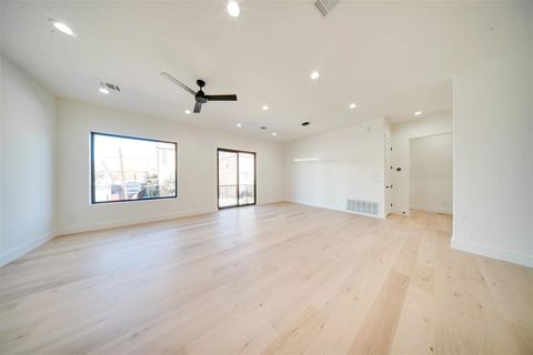 Tiny photo for 1905 Caddo Street, Dallas, TX 75206 (MLS # 20967326)