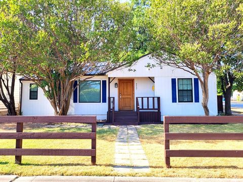 4337 Hopkins Avenue Dallas TX 75209