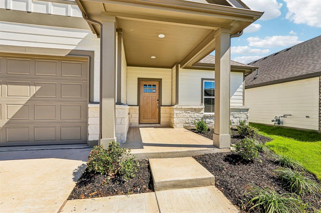 2221 Trailside Drive