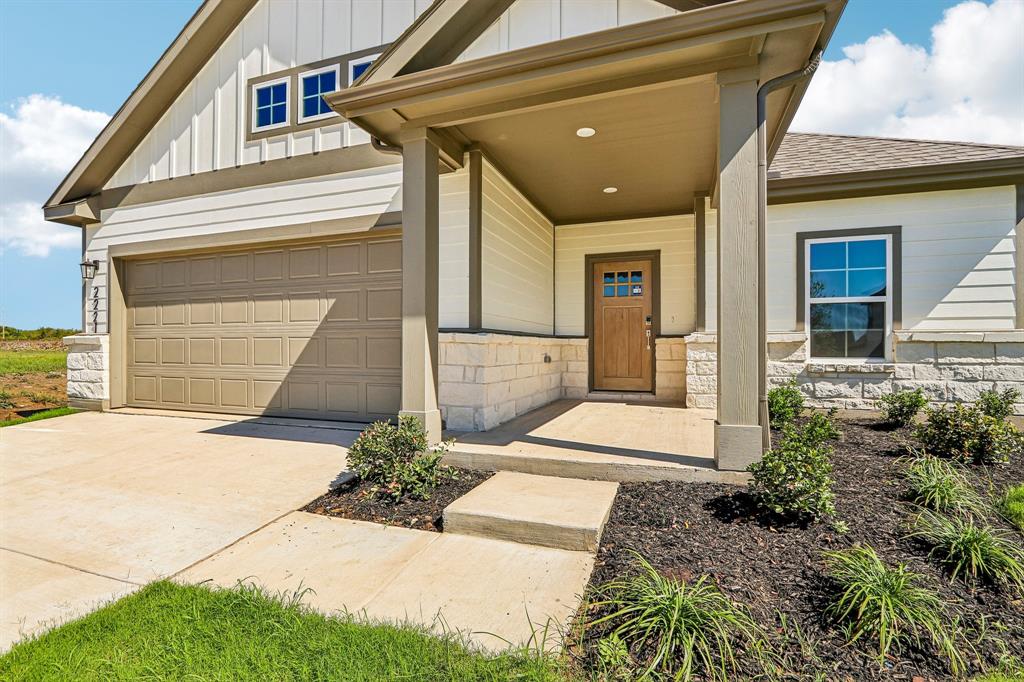 2221 Trailside Drive