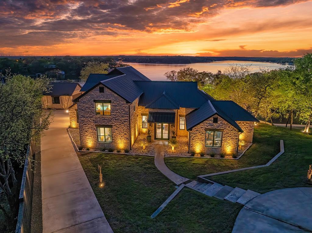 145 Lakeside Lane
