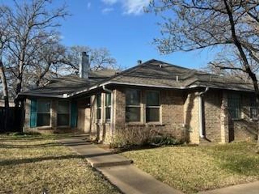 Bring all reasonable offers! Consider this a possible Airbnb option. Please contact the City of Arlington for more information, as the buyer is responsible for verifying these details. This is a prime location for UTA students and faculty as well. This fabulous three-bedroom, two-and-a-half-bath one-owner home has soaring ceilings, built-ins, and a double-sided fireplace. The primary bedroom is downstairs, with a half bath for guests. The side yard is a welcoming oasis for your morning beverage and relaxation. It is conveniently located near I-20, shopping, Parks Mall, restaurants, the University of Arlington, AT&T Stadium, Globe Life Park, the Texas Rangers' ballpark, Arlington Memorial Hospital, and Arlington High School. The buyer is responsible for verifying all measurements, taxes, fees, schools, Airbnb, and other information deemed reliable but not guaranteed. Bring your offers; SOLD AS IS.