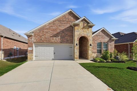 Photo of 11305 Aspen Trail, Aubrey, TX 76227 (MLS # 21215921)