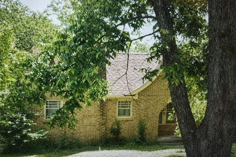 205 Bellevue Drive Cleburne TX 76033