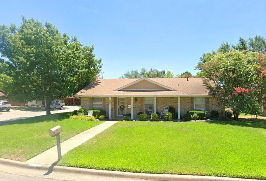 This one is a gem in the nice part of downtown Waxahachie. This large corner lot is pristine in the Spring and Summer with a thick lush lawn. The house has new paint inside and out and brand new flooring. The roof has been replaced recently as well. With all of the updates professionally done, this house should move quickly. Priced appropriately for the buyer that wants a home ready to move into. The location is also very convenient for shopping or commuting. This one is a must see!