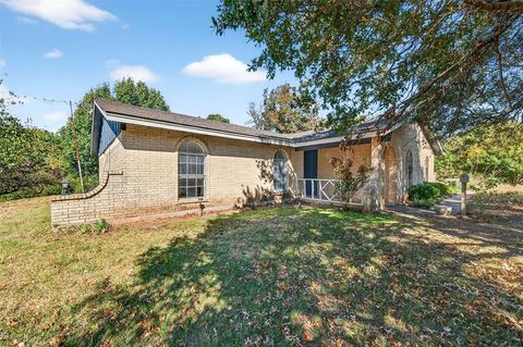 2107 N FM 2729 Whitewright TX 75491