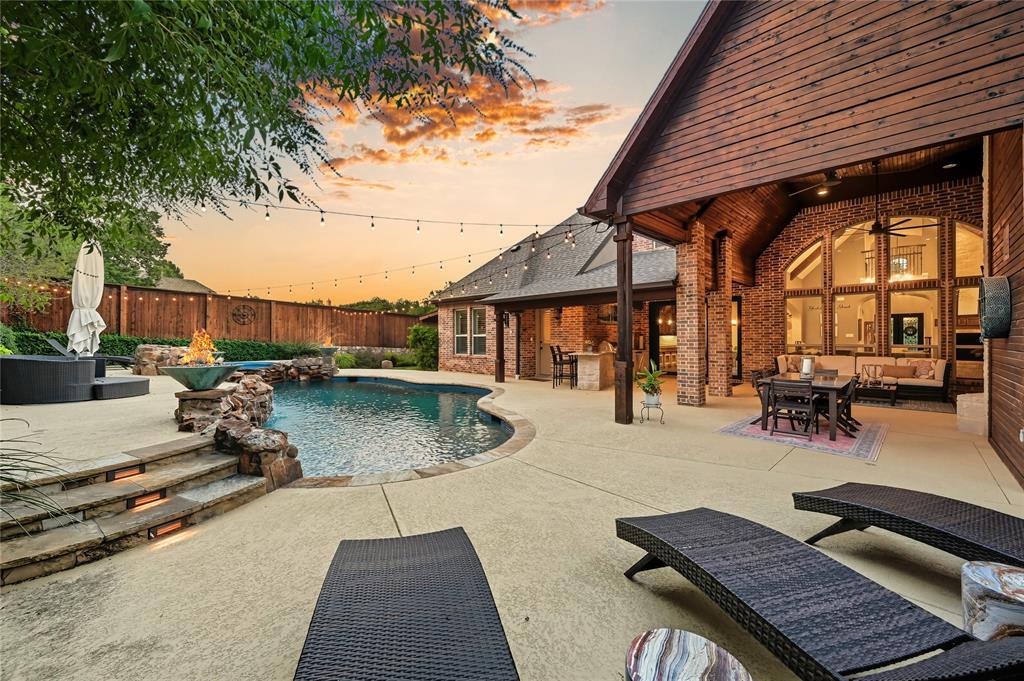 Lantana, Texas 76226, United States, 5 Bedrooms Bedrooms, ,5 BathroomsBathrooms,Residential,Pending,217084