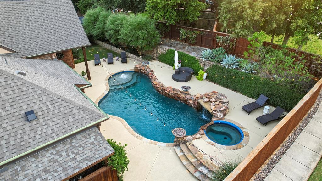 Lantana, Texas 76226, United States, 5 Bedrooms Bedrooms, ,5 BathroomsBathrooms,Residential,Pending,217084