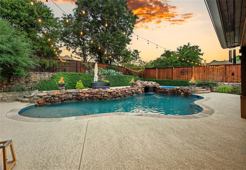 Lantana, Texas 76226, United States, 5 Bedrooms Bedrooms, ,5 BathroomsBathrooms,Residential,Pending,217084