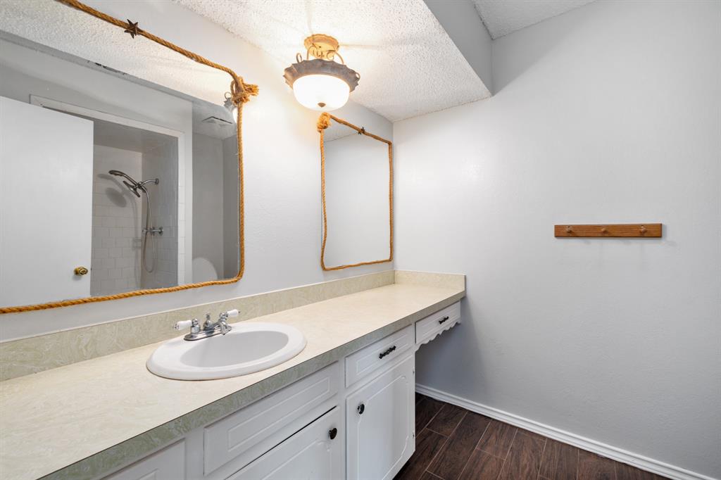 Hilltop Park Add - Residential Lease