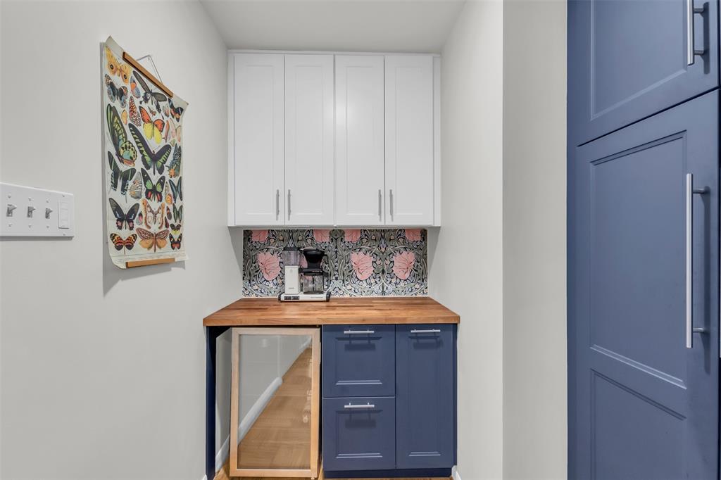 Prestwick Manor Condo - Residential