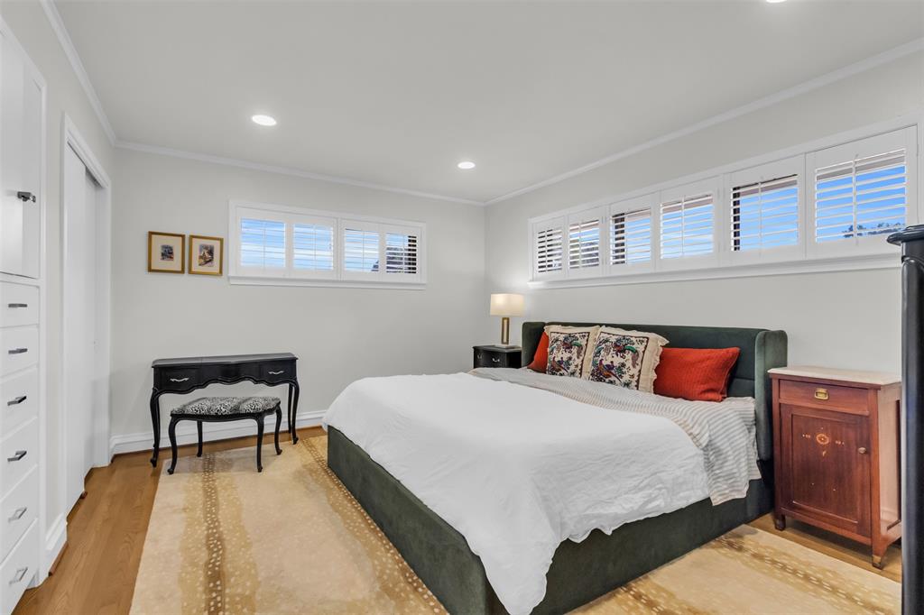 Prestwick Manor Condo - Residential